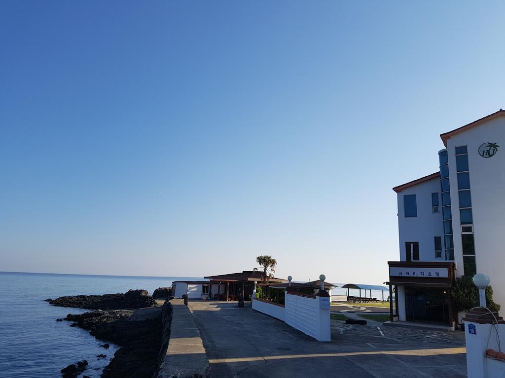 Park Beach Hotel Jeju Exteriör bild