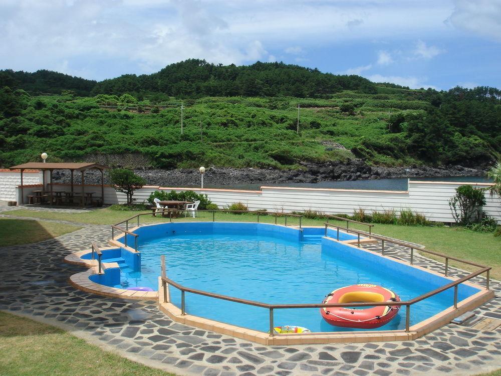 Park Beach Hotel Jeju Exteriör bild