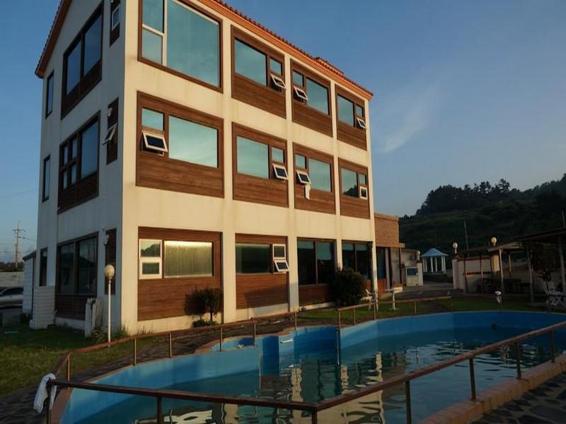 Park Beach Hotel Jeju Exteriör bild