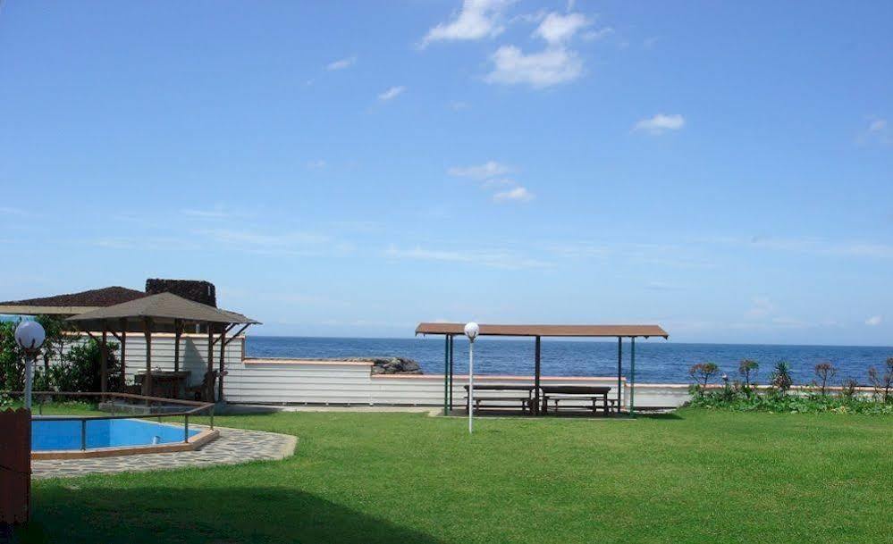 Park Beach Hotel Jeju Exteriör bild